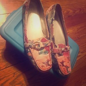 Gently worn loafers (maybe 3 times)
